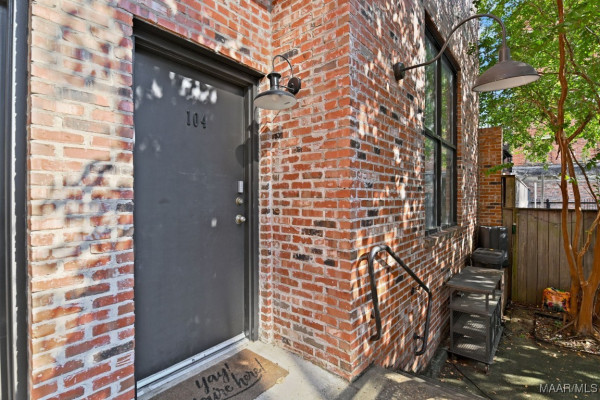 28 Monroe Street 104