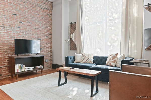 28 Monroe Street 104