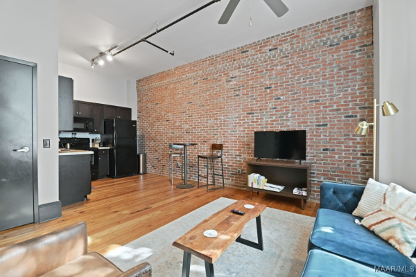 28 Monroe Street 104