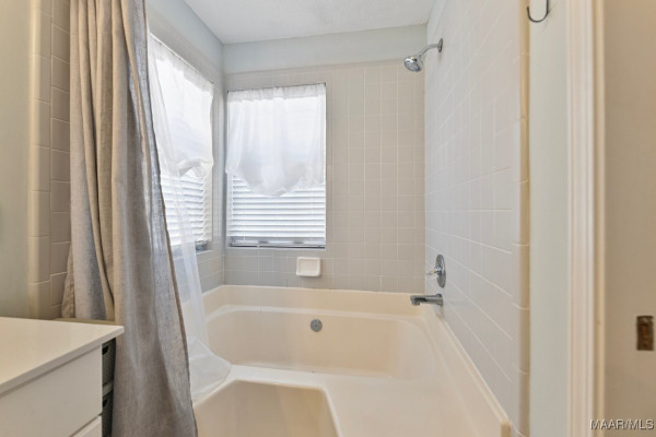 2627 QUEENS HOLLOW Court