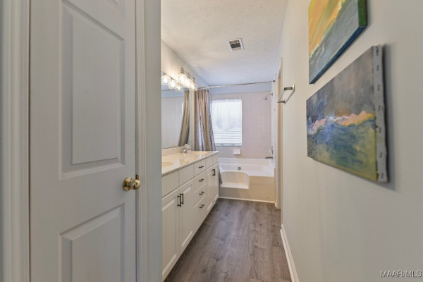 2627 QUEENS HOLLOW Court