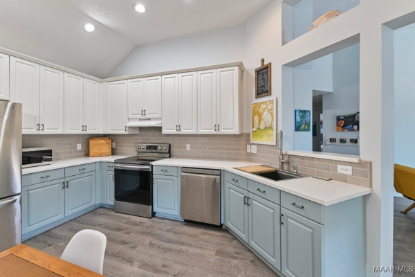2627 QUEENS HOLLOW Court