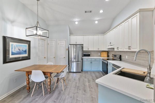 2627 QUEENS HOLLOW Court