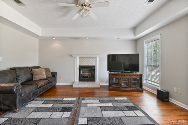 2011 GlenForest Drive