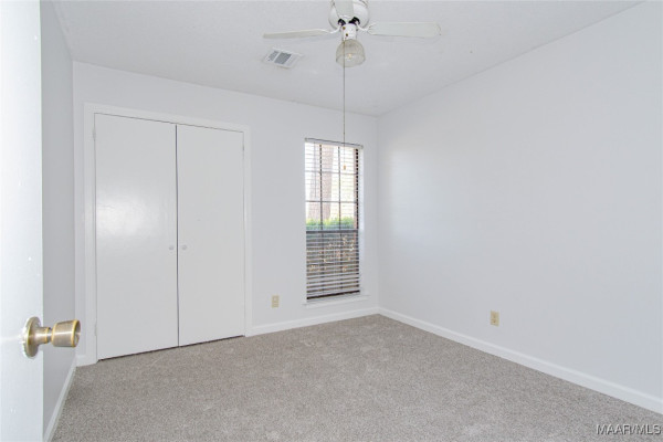 521 RIDGEWOOD Lane