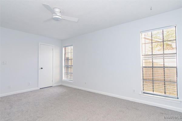 521 RIDGEWOOD Lane