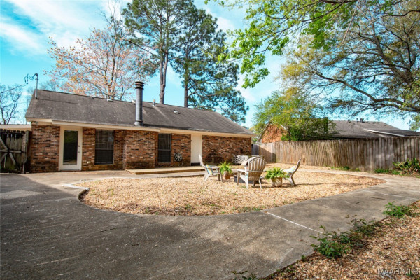 521 RIDGEWOOD Lane