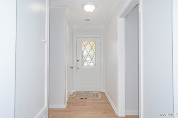521 RIDGEWOOD Lane