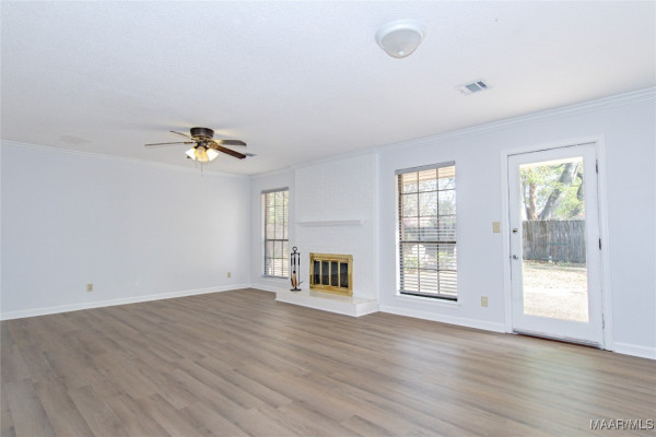521 RIDGEWOOD Lane