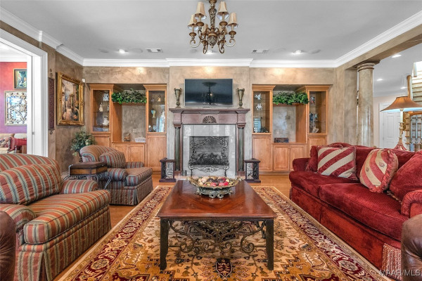 400 Woodside Place
