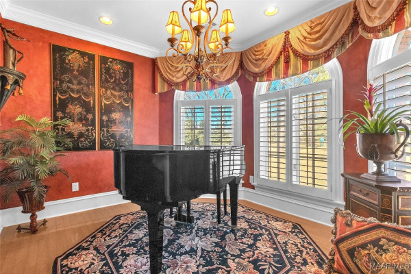 400 Woodside Place