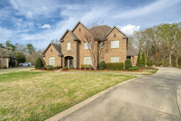 8209 Tuscany Manor