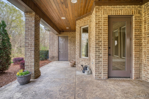 8209 Tuscany Manor