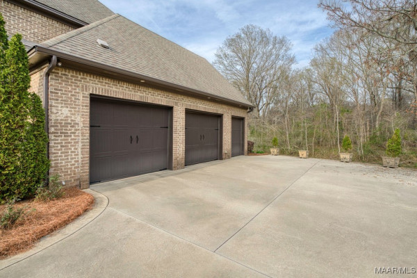 8209 Tuscany Manor
