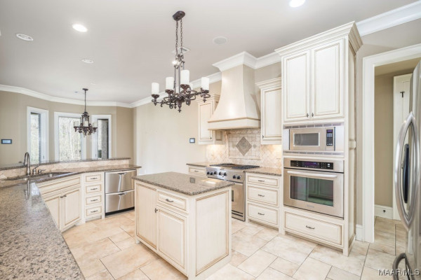 8209 Tuscany Manor