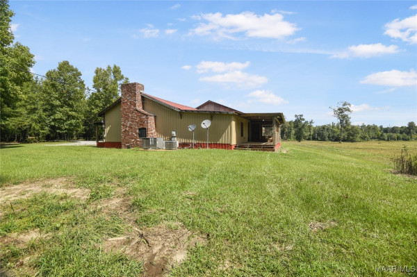 13607 Highway 191 .