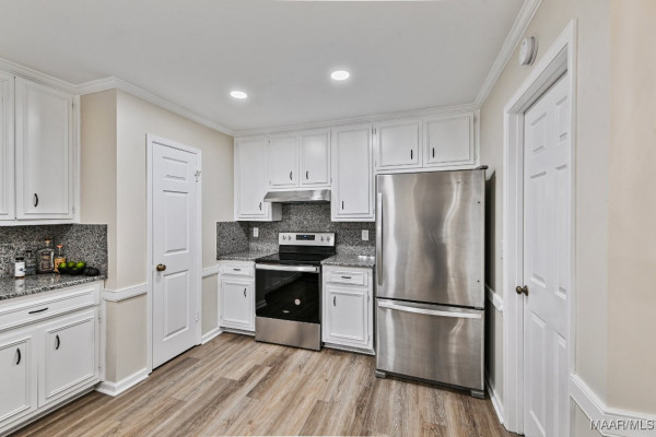 6528 Enfield Mews