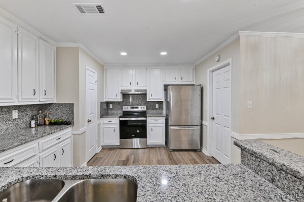 6528 Enfield Mews