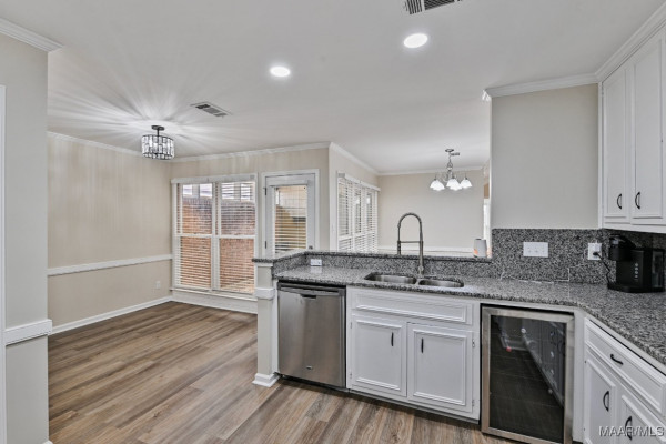 6528 Enfield Mews