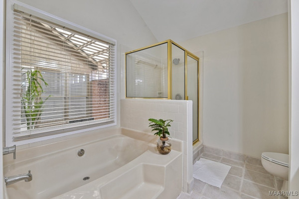 6528 Enfield Mews