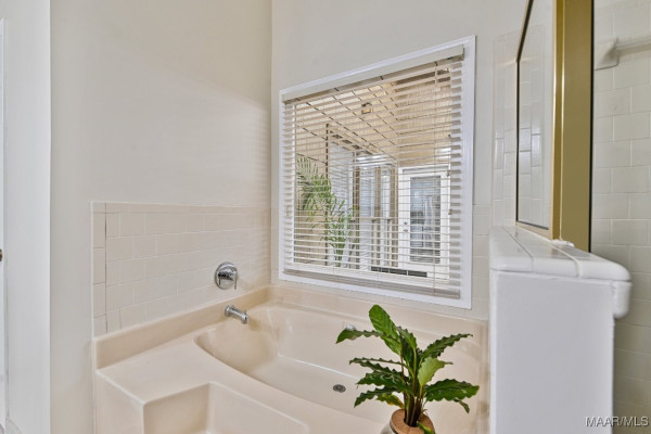 6528 Enfield Mews