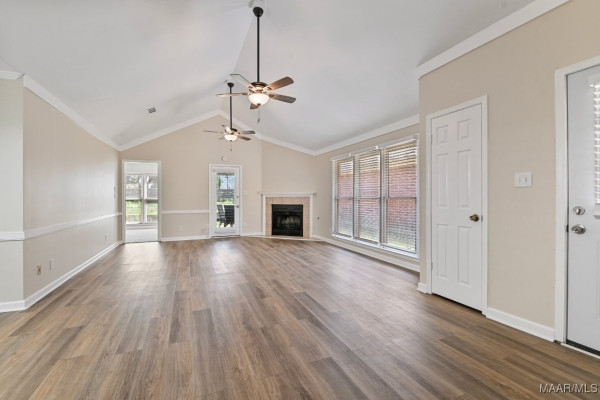 6528 Enfield Mews