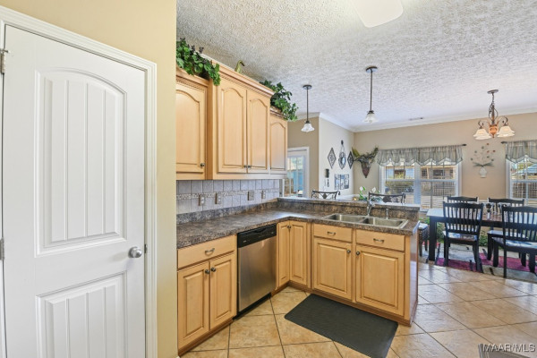 5711 Deatsville Highway