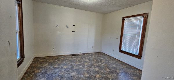 203 8th Street N