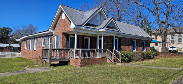 203 8th Street N