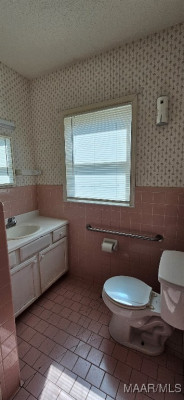 203 8th Street N