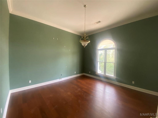 732 Whitehall Parkway