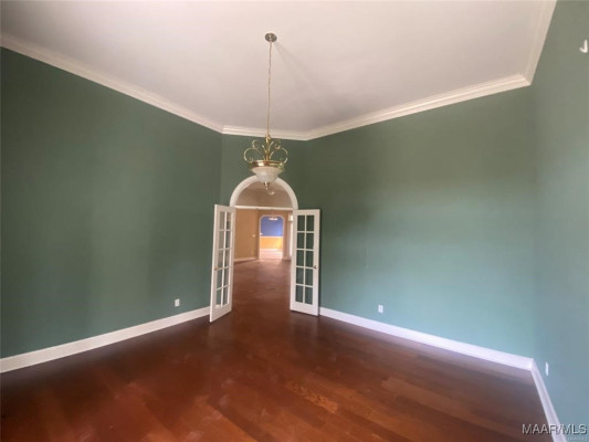 732 Whitehall Parkway