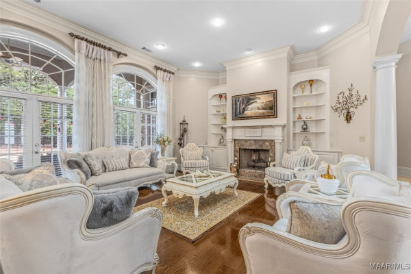 9861 WYNCREST Circle