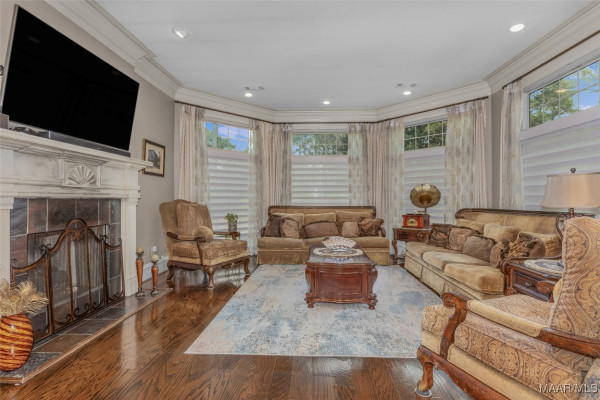9861 WYNCREST Circle