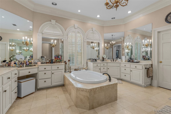 9861 WYNCREST Circle