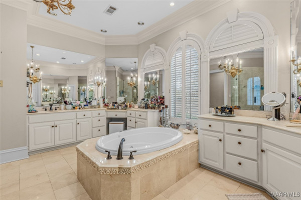 9861 WYNCREST Circle