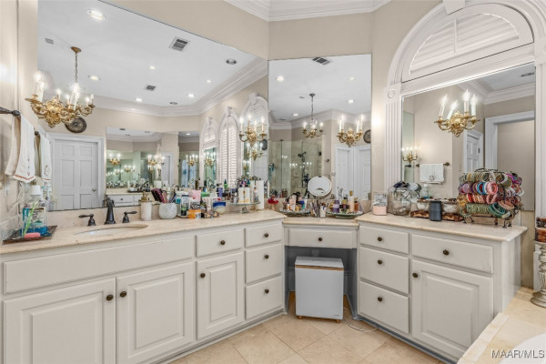 9861 WYNCREST Circle