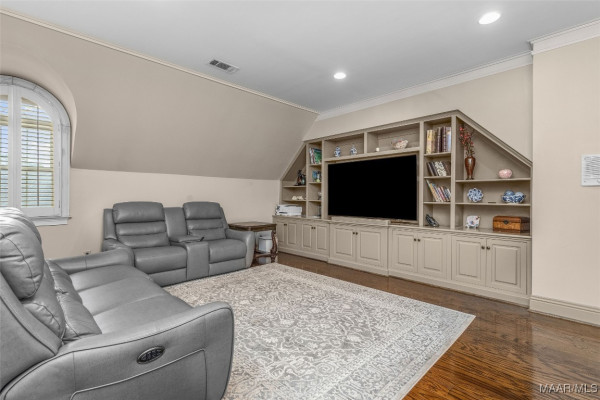 9861 WYNCREST Circle