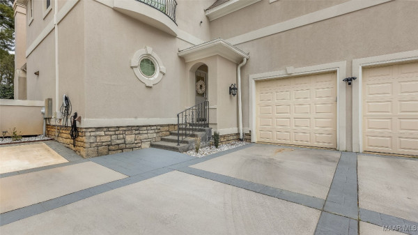 9861 WYNCREST Circle