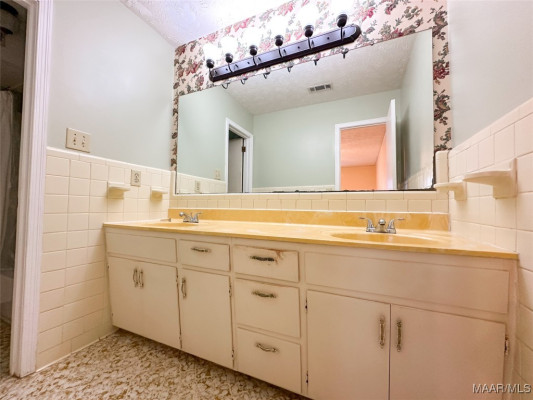 142 Ledyard Drive