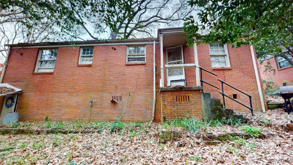 3518 N WAREINGWOOD Drive