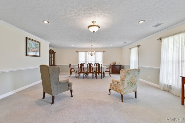 1522 W Old Hayneville Road