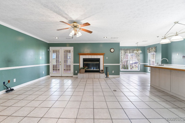 1522 W Old Hayneville Road