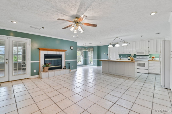 1522 W Old Hayneville Road