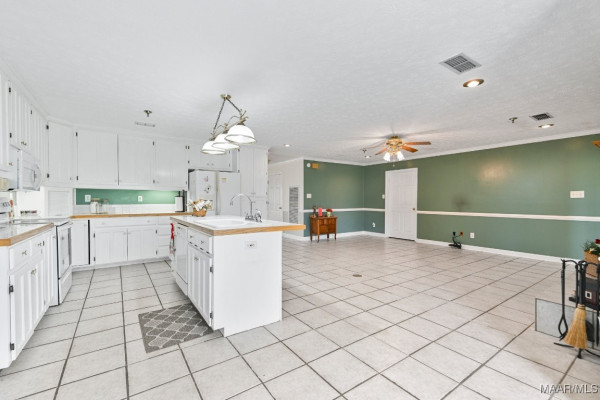 1522 W Old Hayneville Road