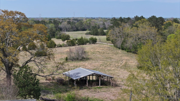 1522 W Old Hayneville Road