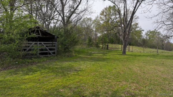 1522 W Old Hayneville Road