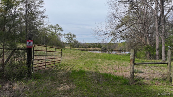 1522 W Old Hayneville Road