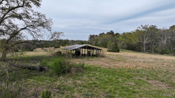 1522 W Old Hayneville Road