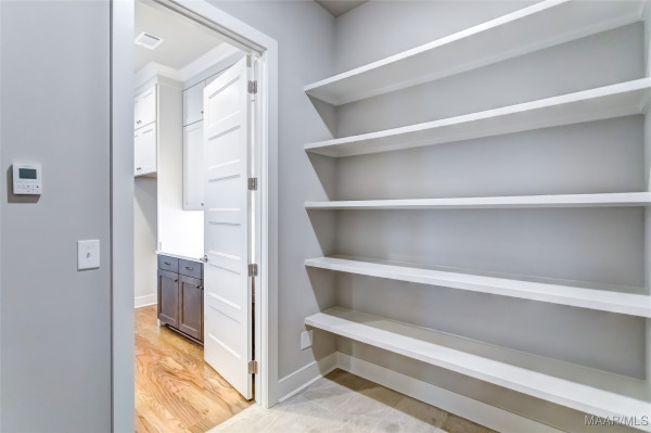 4549 Broadwick Street